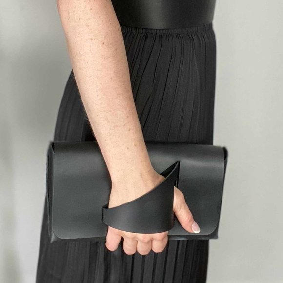 The Clutch in Satin Black Leather - glove clutch, handcrafted, stunning! - Picture 2 of 16